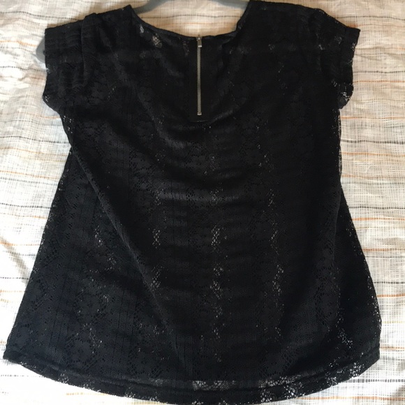 Loft black lace tshirt - Picture 2 of 4
